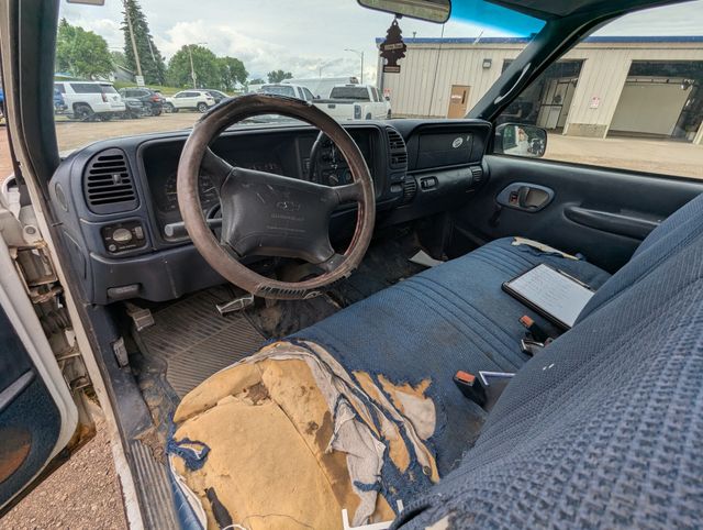 1997 Summit White Chevrolet C/K 1500 Base 4X4 Truck