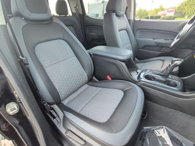 Used 2022 Black Chevrolet Z71 image 34