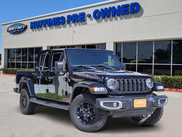 Black Clearcoat 2025 Jeep Gladiator Pickup Truck Four-Wheel Drive 8-Speed Automatic