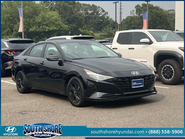 Phantom Black 2021 Hyundai Elantra Sedan Front-Wheel Drive Continuously Variable Transmission