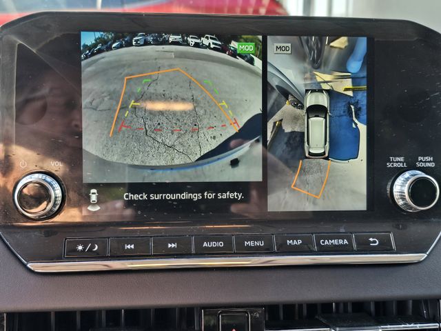 View vehicle photo 7