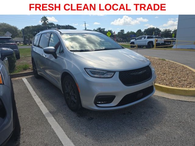 Silver Mist Clearcoat 2023 Chrysler Pacifica Minivan Front-Wheel Drive 9-Speed Automatic