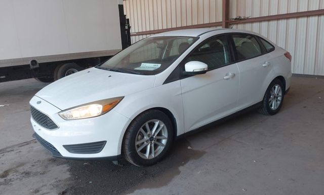 Oxford White 2017 Ford Focus SE Sedan Front-Wheel Drive 6-Speed Automatic