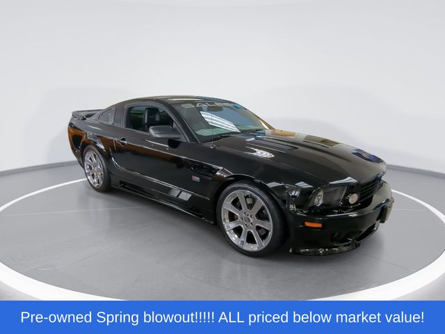 Used 2005 Black Ford GT Premium image 4