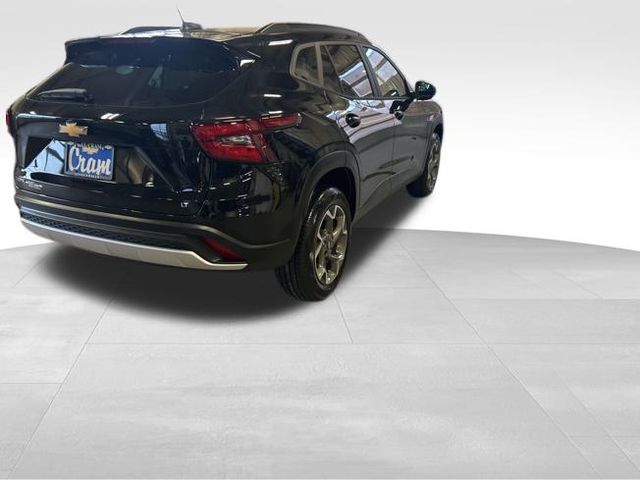 2025 Chevrolet Trax LT photo