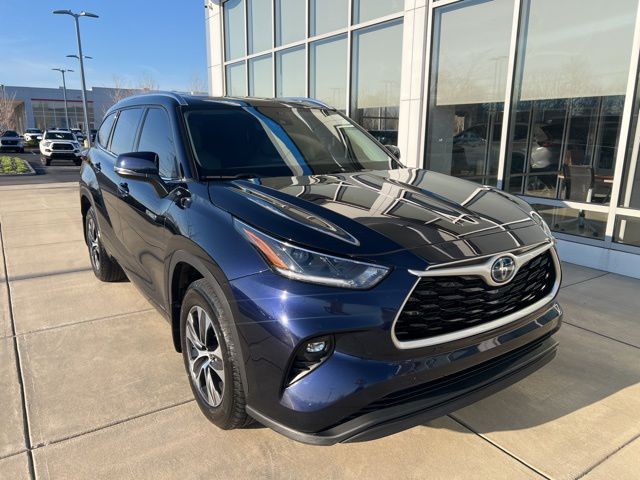 2021 Toyota Highlander Hybrid XLE AWD
