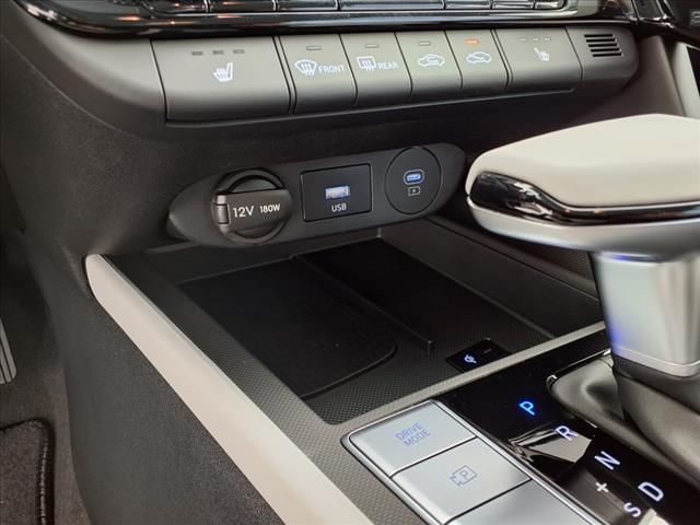 2025 Hyundai Elantra Limited photo