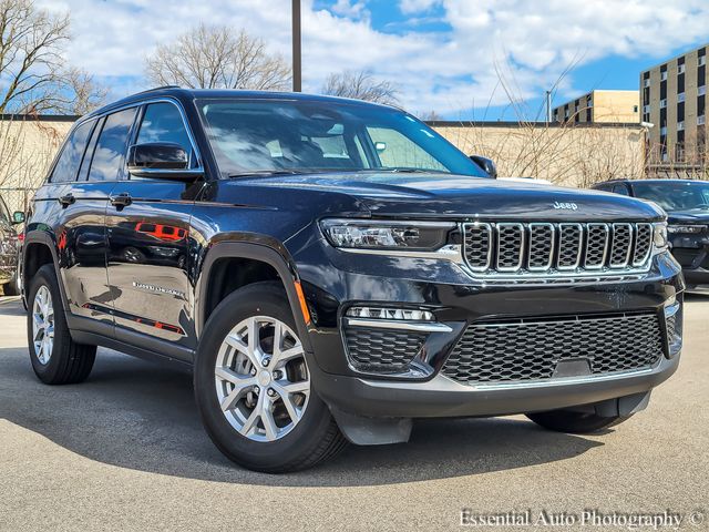 Diamond Black Crystal Pearlcoat 2023 Jeep Grand Cherokee Limited 4WD SUV / Crossover Four-Wheel Drive 8-Speed Automatic