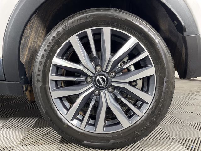 2023 Aspen White Tricoat Nissan Kicks SV FWD SUV