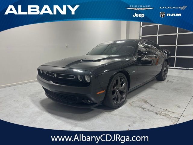 Pitch Black Clearcoat 2017 Dodge Challenger Coupe Rear-Wheel Drive 8-Speed Automatic
