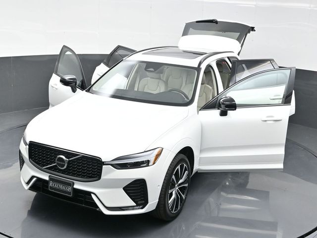 2025 Volvo XC60  photo