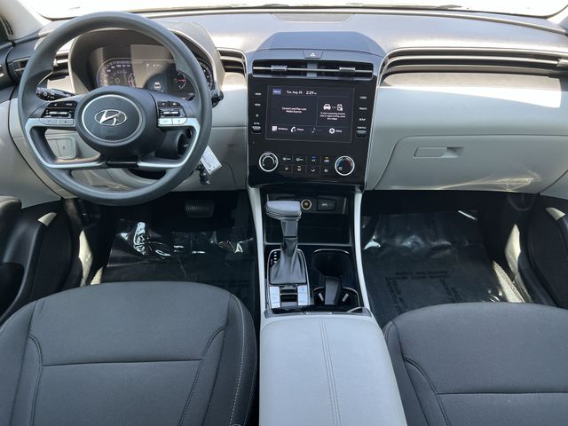 Used 2024 Silver Hyundai SE image 17