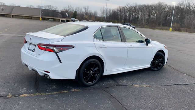 2022 Toyota Camry SE 8