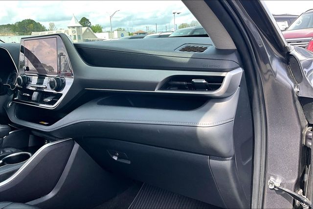 Used 2024 Toyota Highlander Hybrid XLE 4D Sport Utility