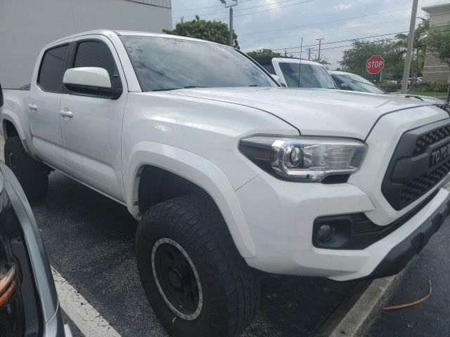 2017 Toyota Tacoma SR5 V6 Double Cab 4WD
