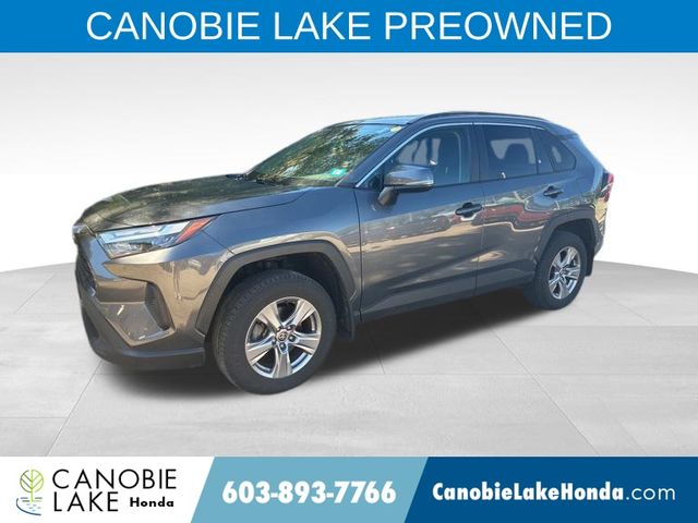 2022 Toyota RAV4 XLE photo 3