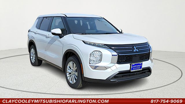 2026 Mitsubishi Outlander ES FWD's photo
