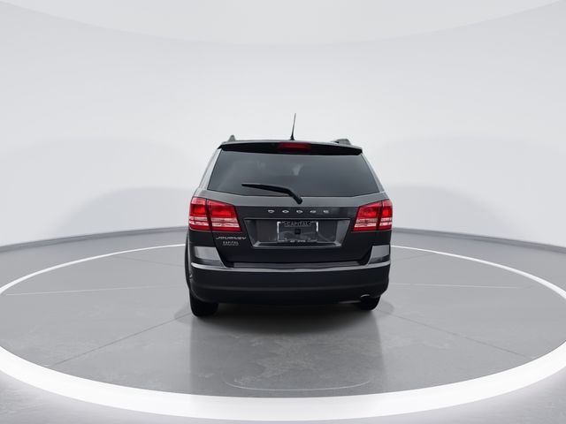 Used 2018 Gray Dodge SE image 7