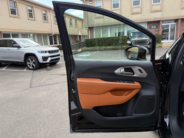 2026 Chrysler Pacifica