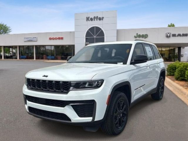 2026 Jeep Grand Cherokee Laredo Altitude