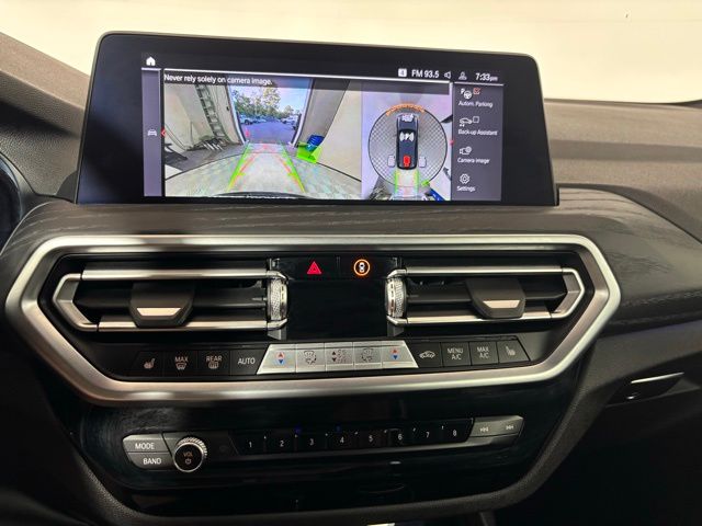 Used 2024 Black BMW xDrive30i image 17
