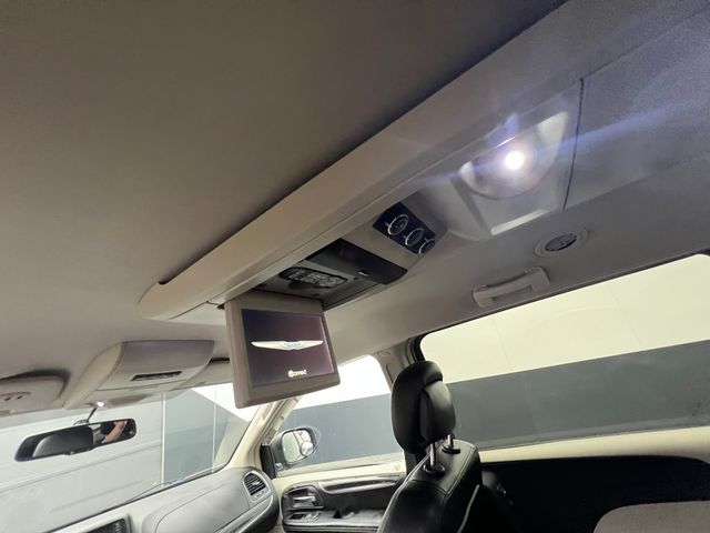 2014 Billet Silver Metallic Clearcoat Chrysler Town & Country Touring FWD Van