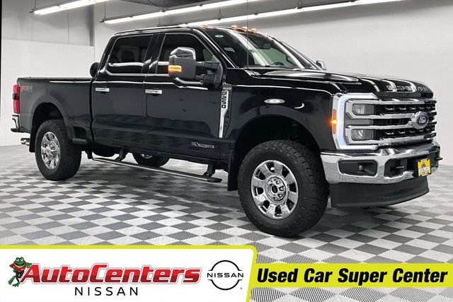 Agate Black Metallic 2026 Ford F-250 Super Duty King Ranch Crew Cab 4WD Pickup Truck Four-Wheel Drive 10-Speed Automatic