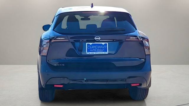 2025 Nissan Kicks