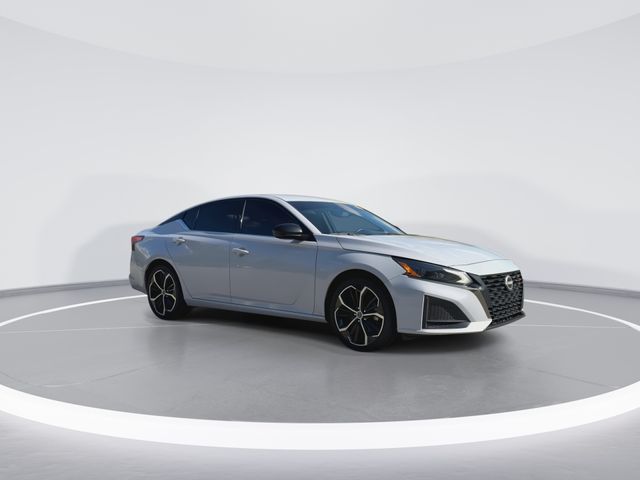 Used 2024 Gray Nissan 2.5 SR image 2