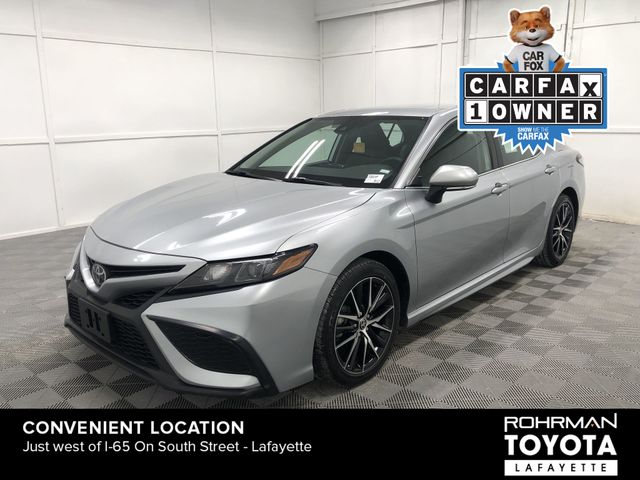 2023 Toyota Camry SE 2