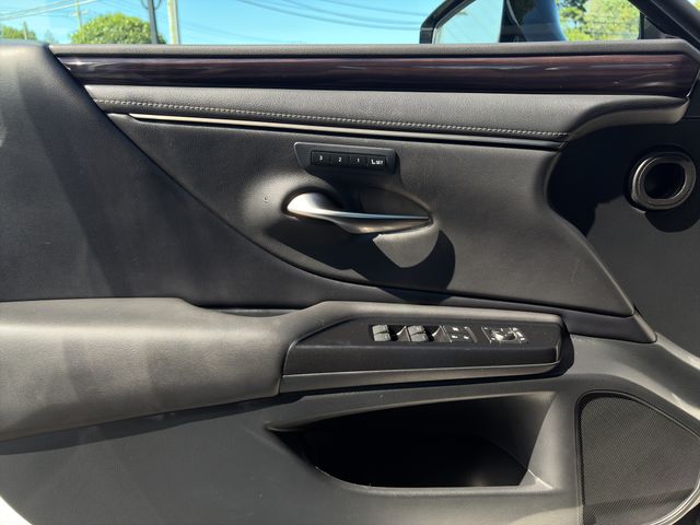 2021 LEXUS ES 250 AWD • PREMIUM PACKAGE • CLEAN CARFAX NAVIGATION • APPLE CARPLAY • HEATED & COOLED SEATS • BLIND SPOT MONITOR • PREMIUM PACKAGE Thumbnail