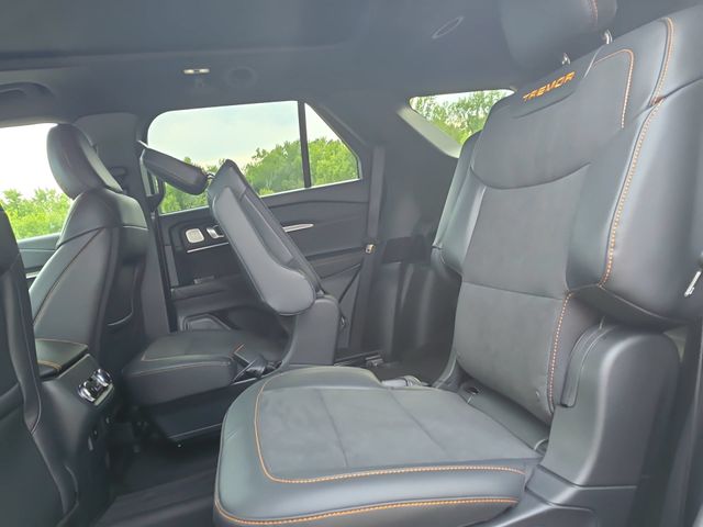 New 2026 Carbonized Gray Metallic Ford Tremor® image 16