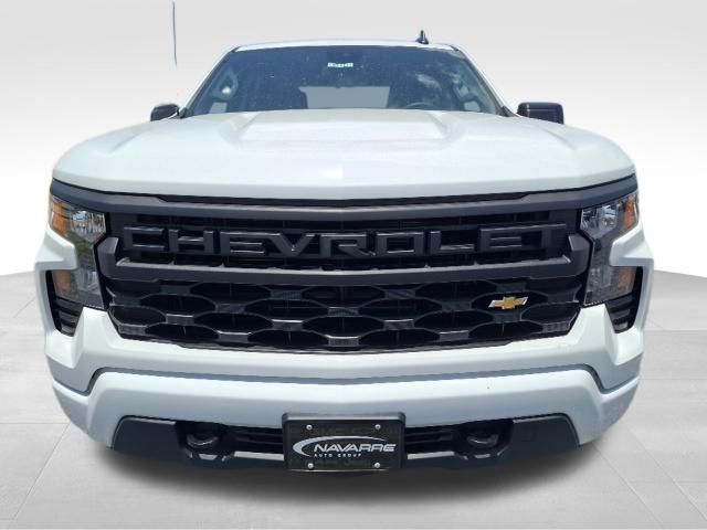 2026 Chevrolet Silverado 1500 Custom — photo 2