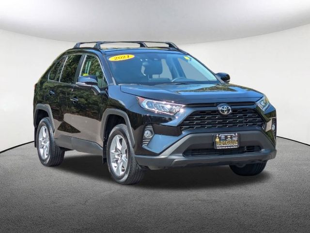 2021 Toyota RAV4 XLE 2