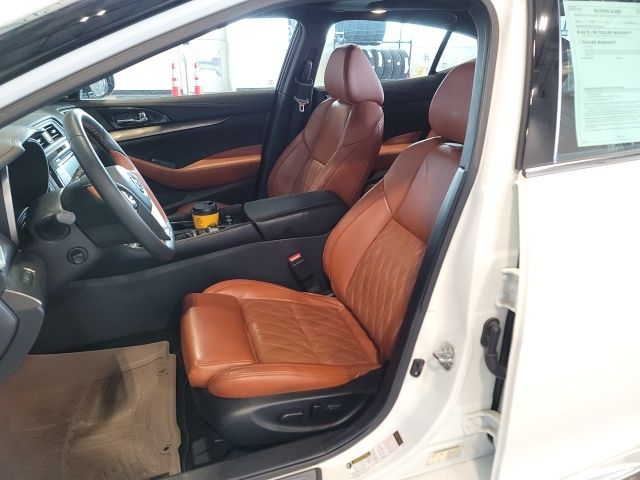 2019 Pearl White Tricoat Nissan Maxima Platinum FWD Sedan