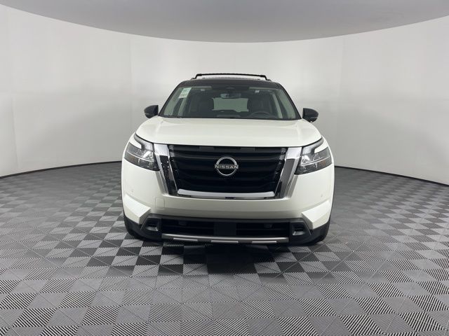 2024 Nissan Pathfinder Platinum 3