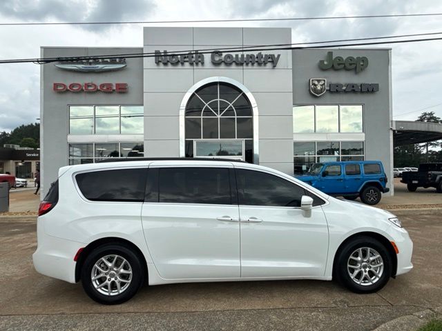  2022 Chrysler Pacifica Touring L FWD   