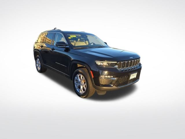 2022 Jeep Grand Cherokee Limited's photo