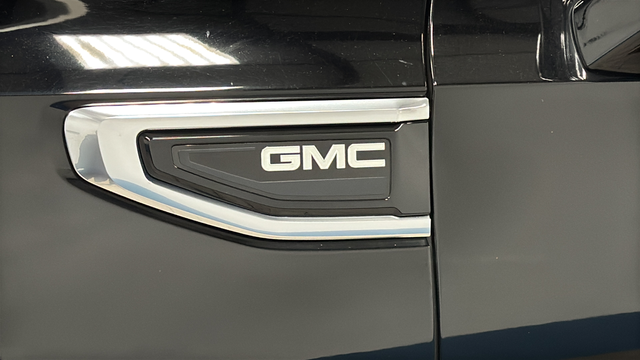 Used 2021 Onyx Black GMC Denali image 11