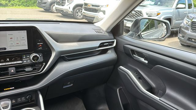 Used 2024 Toyota Highlander SUV