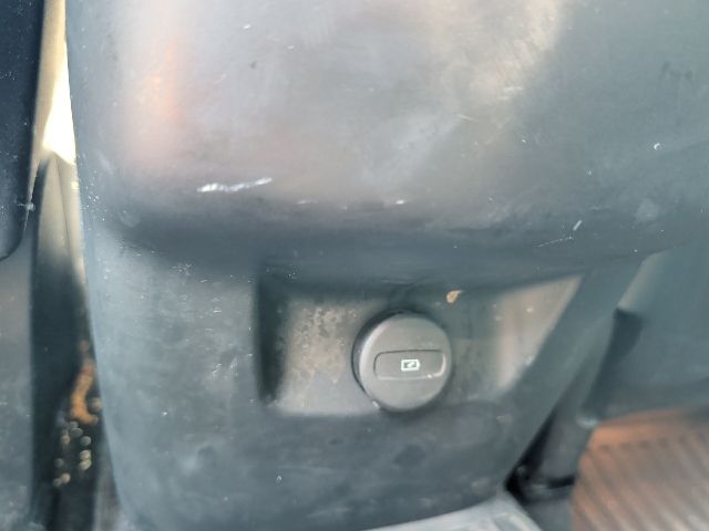 Certified Used 2023 Silver Volvo B5 Plus Dark Theme image 28
