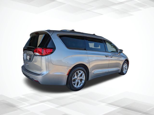 2019 Chrysler Pacifica Touring L Plus photo