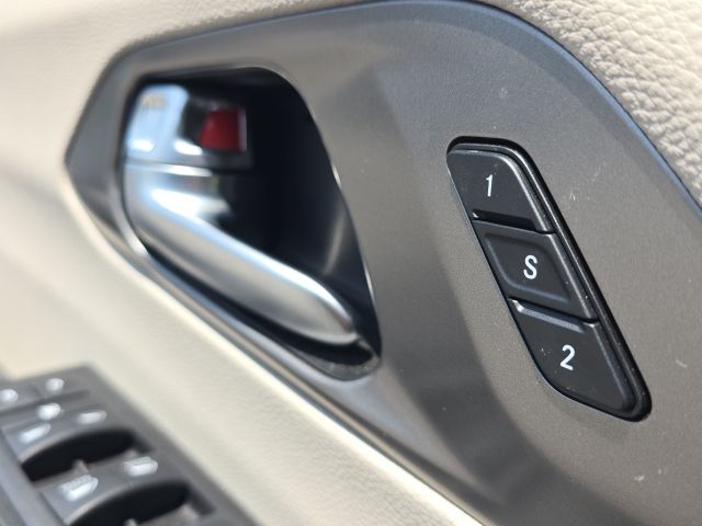 2023 Chrysler Pacifica Touring L:46447A