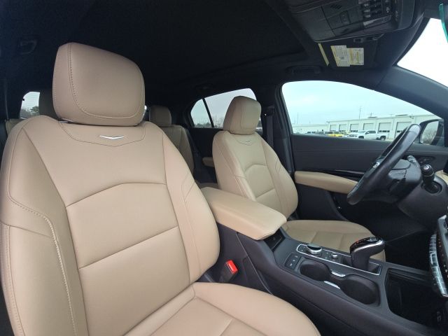 2024 Cadillac XT4 Luxury:C02545