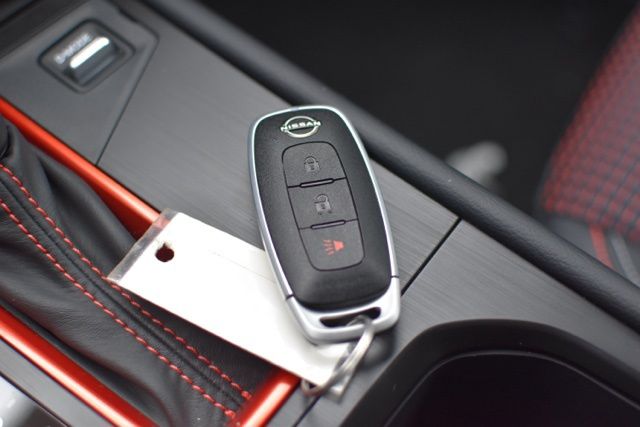 New 2025 Nissan Kicks SR