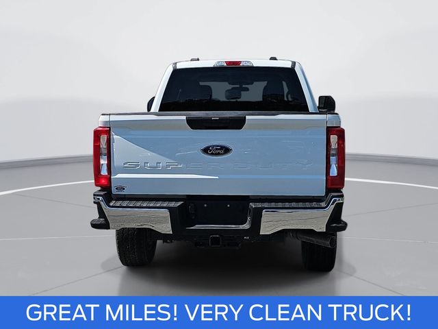 Used 2025 White Ford XLT image 4