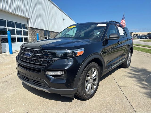 Certified Used 2023 Black Ford XLT image 4