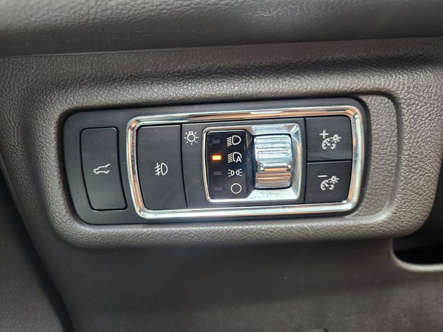2021 Lincoln Corsair Reserve White at Shottenkirk Kia Fort Bend