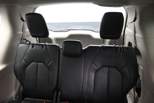 Used 2024 Chrysler Pacifica Van