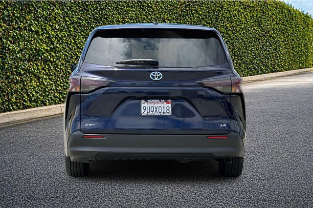 Used 2025  Toyota LE image 5